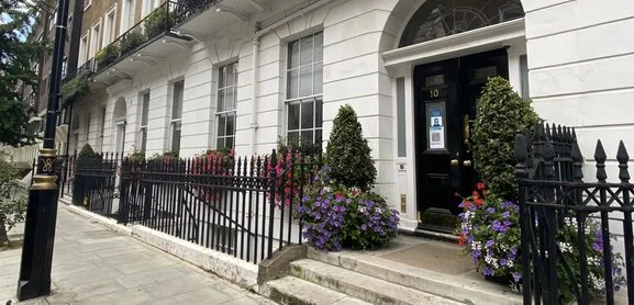 Exterior photo of Harley Therapy Psychotherapy & Counselling clinic located at 10 Harley Street, central London W1G 9PF